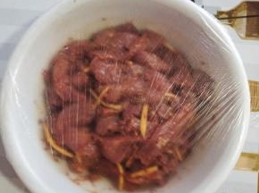 盖上保鲜膜腌制5小时，更入味儿！