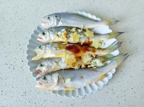 加上半勺细盐。