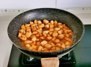 小火翻炒均匀。