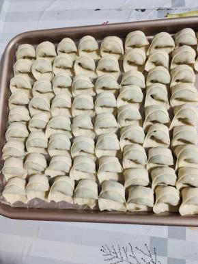 按照自己熟悉的包法，包成饺子！