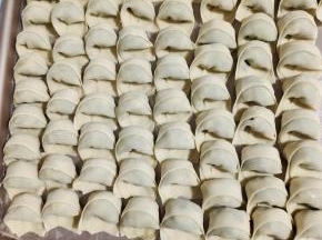 按照自己熟悉的包法，包成饺子！