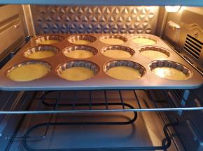 送入预热好的烤箱。 