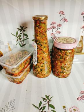 装入无生水的干净容器中，密封保存即可！随吃随取特别方便！