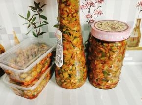 装入无生水的干净容器中，密封保存即可！随吃随取特别方便！