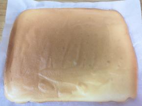 送入预热好的烤箱，上下管160度烤20分钟取出。