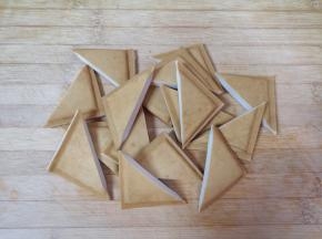 切成三角块。