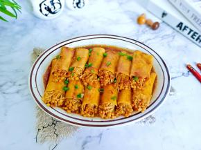 豆皮搭配金针菇一卷，超级好吃的下饭菜，比肉还香！