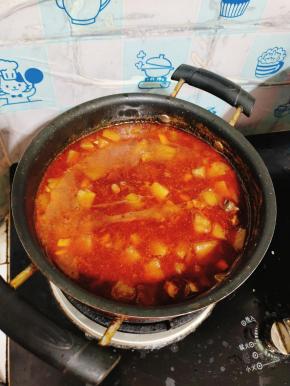 可以尝一下咸淡，根据自己的口味酌情添加适量的盐！我觉得味道刚好，就没有放盐了！