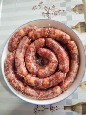 根据自己需要的长度，用棉绳扎紧打结！