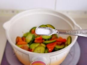 按个人口味加盐调味。