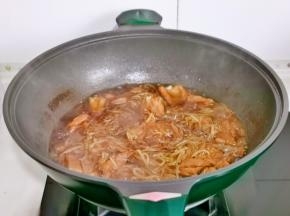 加盐调味，大火收汁。