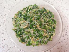 韭菜粉丝馅完成。