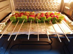 送入预热好的烤箱。 