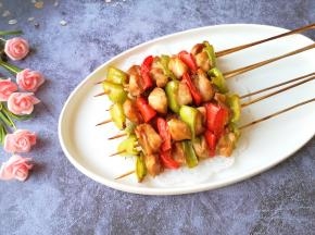 鸡腿肉很嫩很入味。 