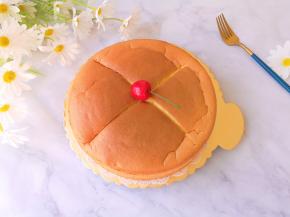 出炉以后，用两只碗撑在两边倒扣放凉。 