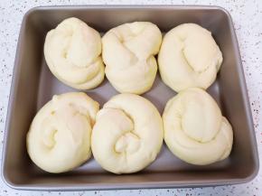 发酵好的面包明显变大。 