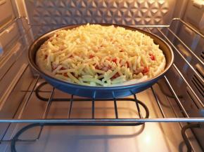 送入预热好的烤箱。 