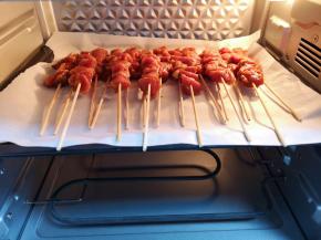 送入预热好的烤箱。