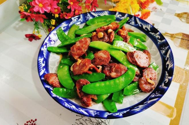 荷兰豆炒香肠