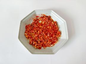 淋上热油拌均匀。