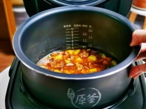 放回电饭煲中。