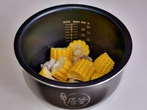 加入玉米块。