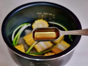 加入1勺料酒。
