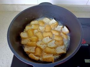 加半碗开水煮一下。