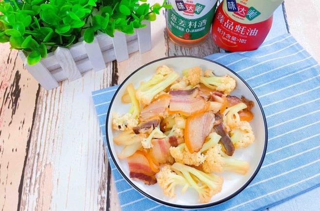 腊肉炒花菜