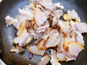 加入腊肉