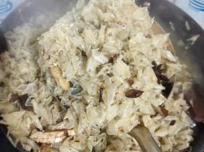 煮好了，把里面的鱼鳞和香料全部捞出来！