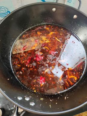 倒入适量的水！大火煮开！