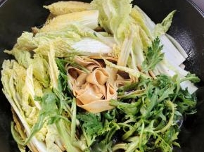 把配菜放进去！