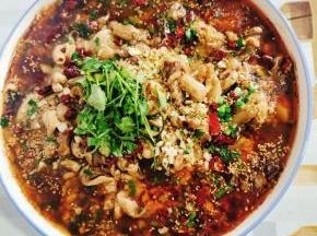 撒少许香菜点缀一下！