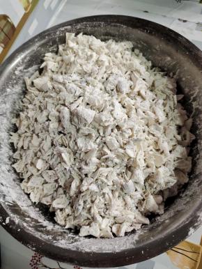 翻拌均匀备用！