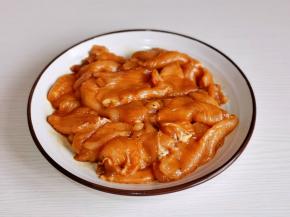 抓拌均匀腌制15分钟。