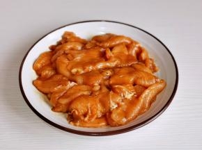 抓拌均匀腌制15分钟。