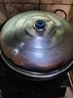 记得一定要盖上锅盖哦！要不然油会四处飞溅，容易烫伤人！