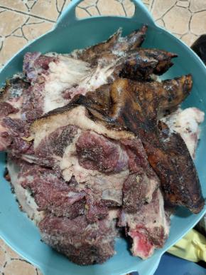 放在腊肉，腊排骨一起腌制四五天！