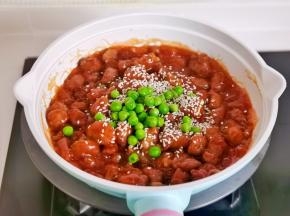 加入白芝麻，熟豌豆。