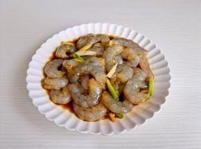 抓拌均匀腌制15分钟。