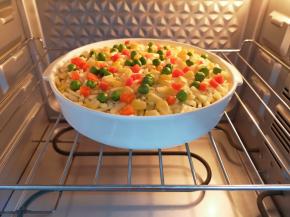 送入预热好的烤箱。 