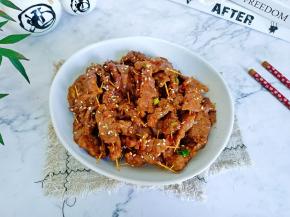 麻辣鲜香的牛肉串就做好了！