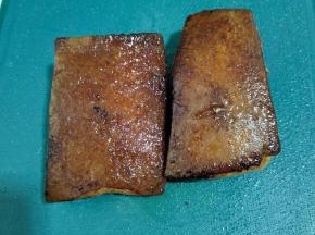 浸泡过的猪皮呈虎皮状！
