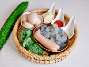 准备食材。