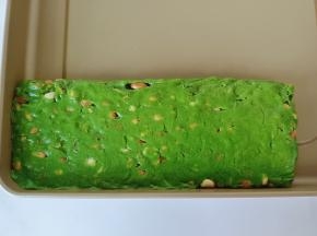 趁热放入不粘盘里整形【我用电饭煲勺子帮助整形特别方便】