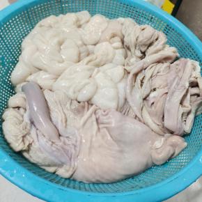 用水冲洗干净，沥干水分备用！