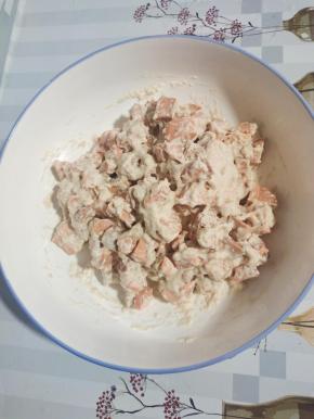 加入少许的水搅拌均匀！