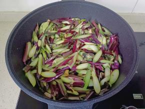 大火翻炒均匀。