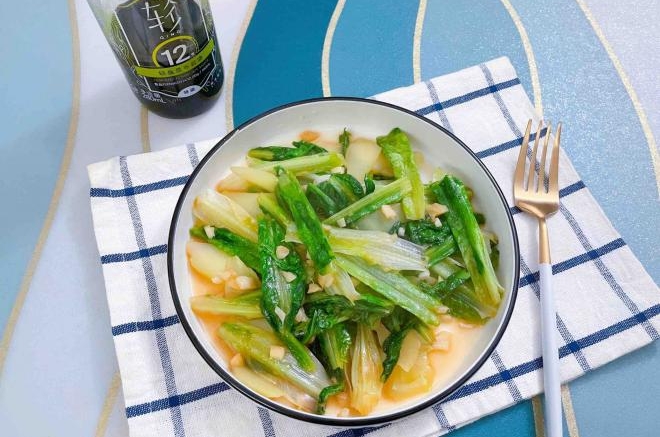 清炒蒜蓉油麦菜